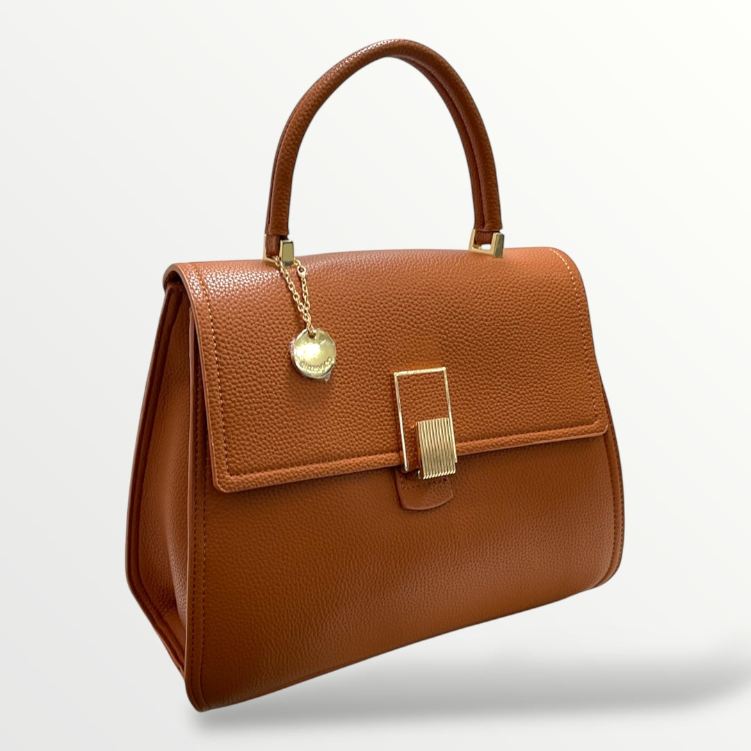 Borsa formato rigido medio cuoio con chiusura oro e tracolla interna 125 cuoio