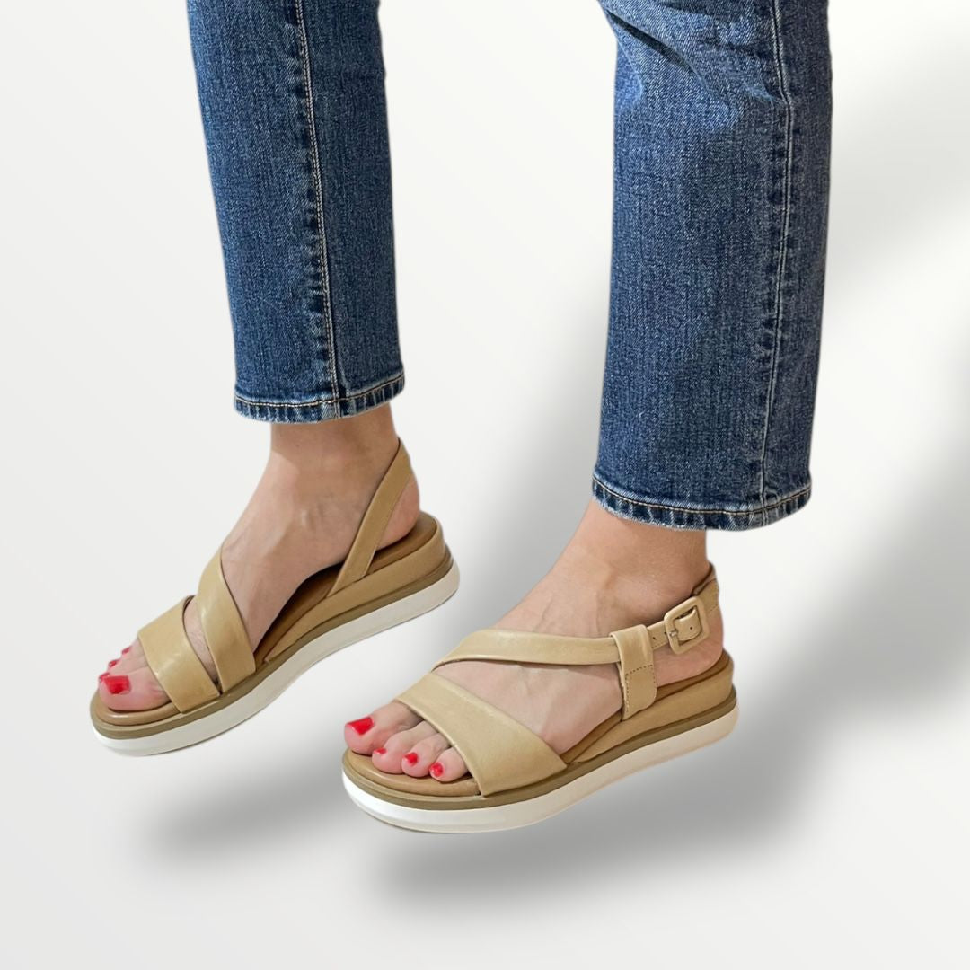 Sandalo INUOVO in pelle beige 113060