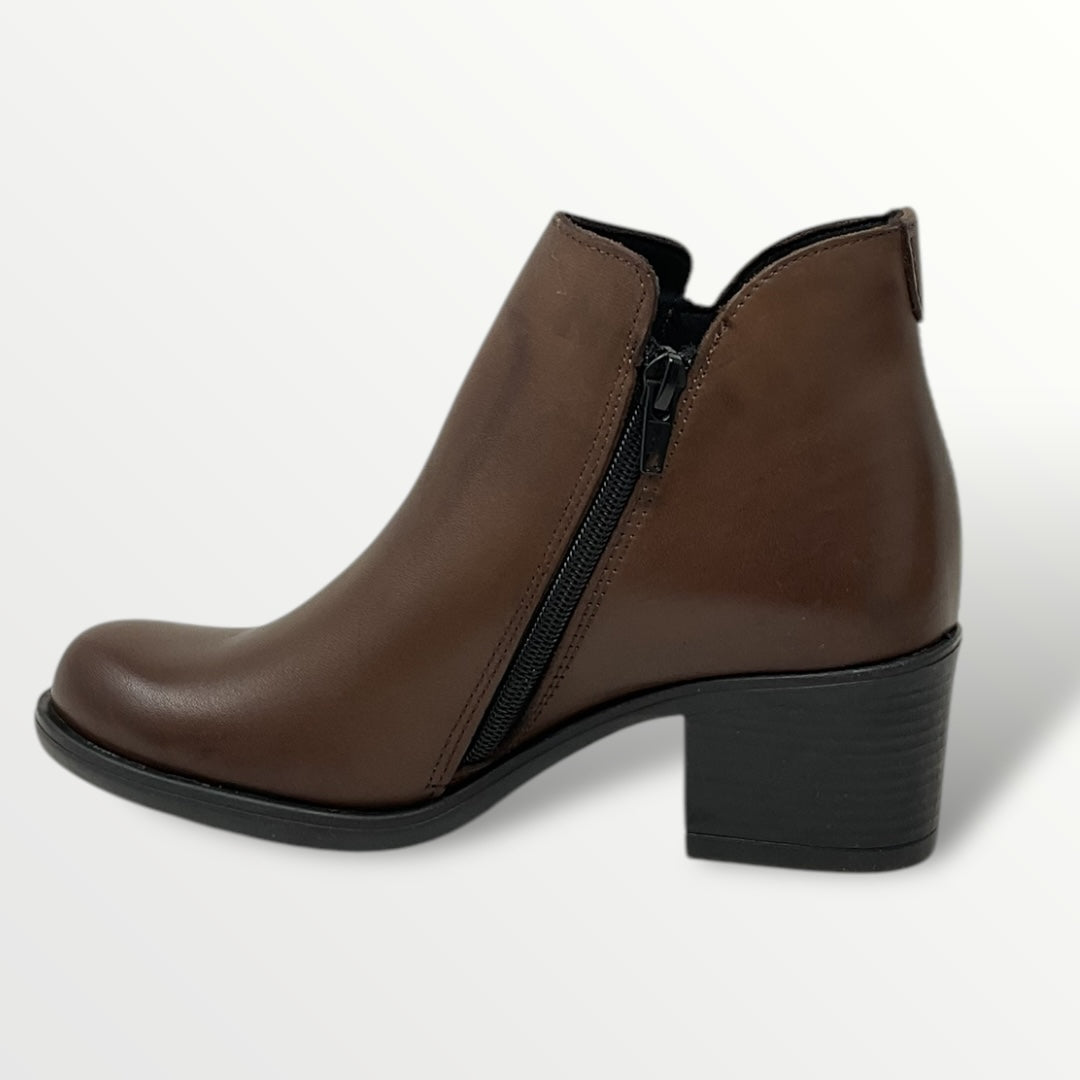 Tronchetto pelle marrone tacco 4cm